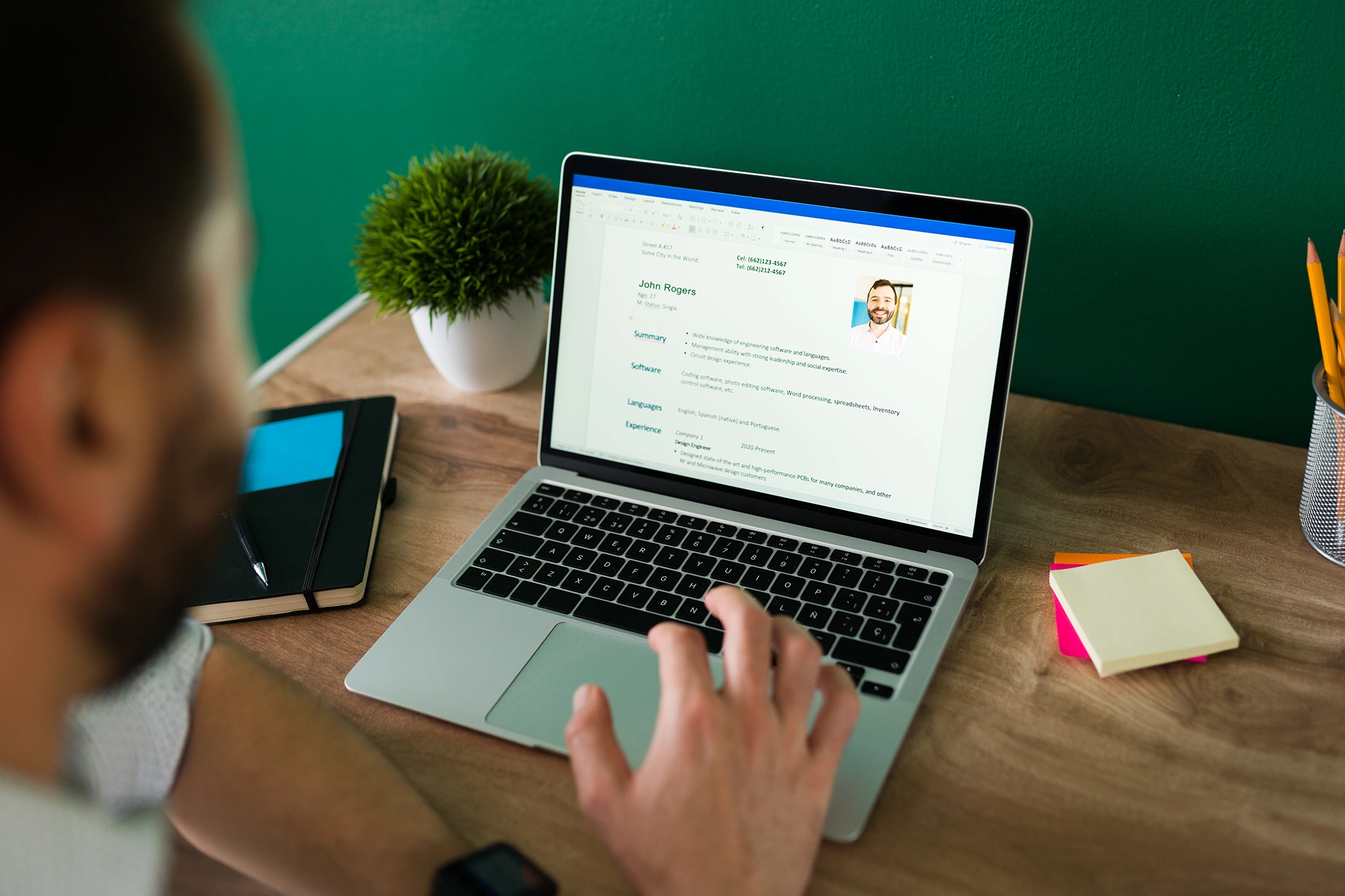 Passive candidate access through proactive headhunting